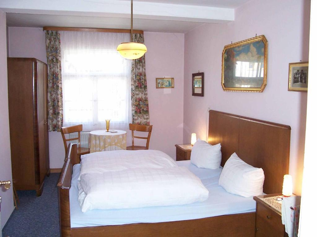 Hotel Krone Goessweinstein Room photo